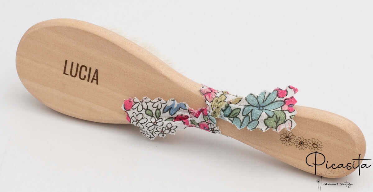 Brosses en bois personnalisées