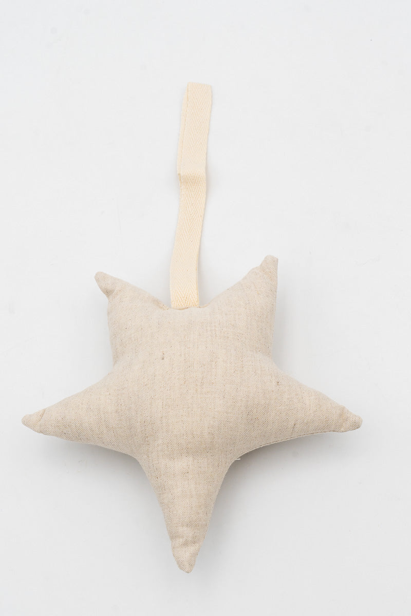 Colgador estrella de tela gris con cinta superior para colgar