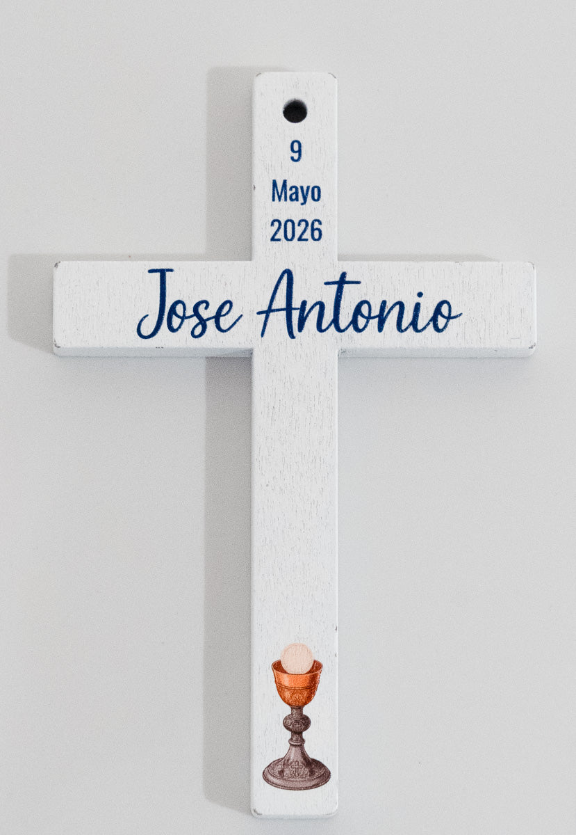 Cruz blanca de comunión con nombre, fecha y cáliz impresos a color