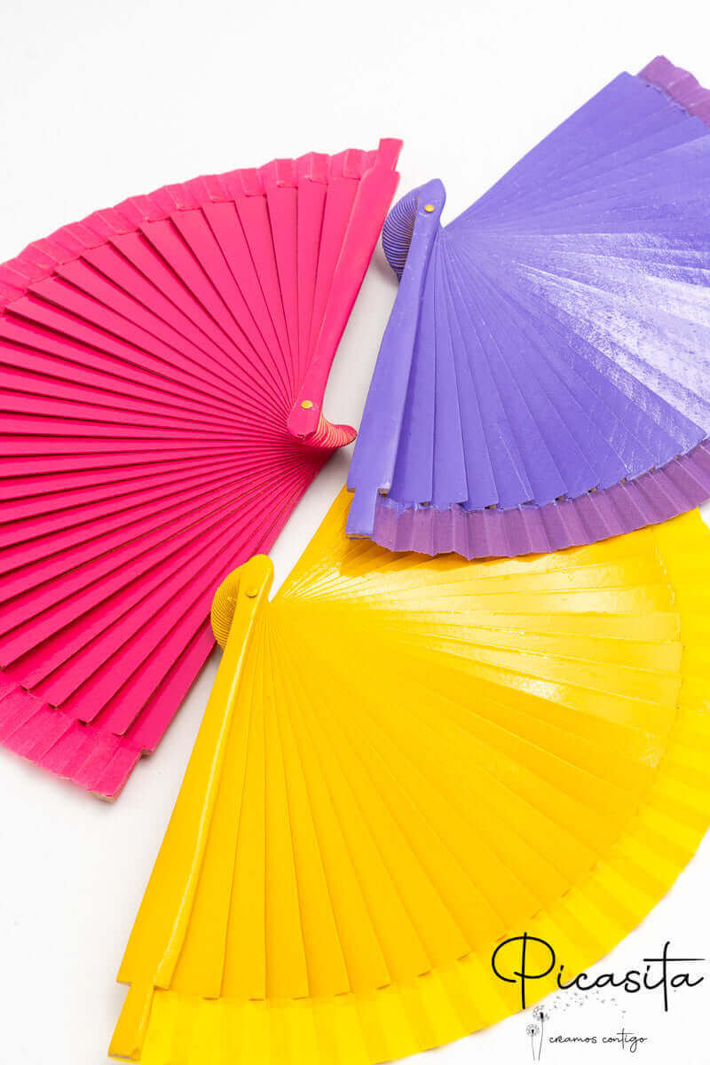 Abanico de Madera de Colores