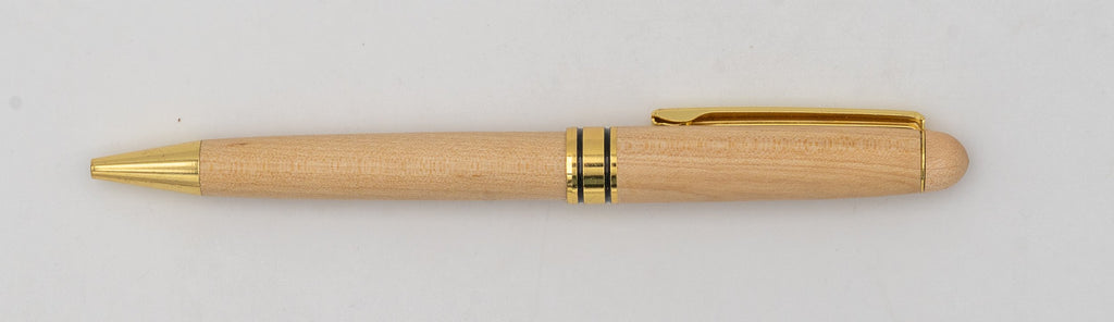 Stylo en bois clair sans capuchon avec pointe et clip dorés et bagues noires.