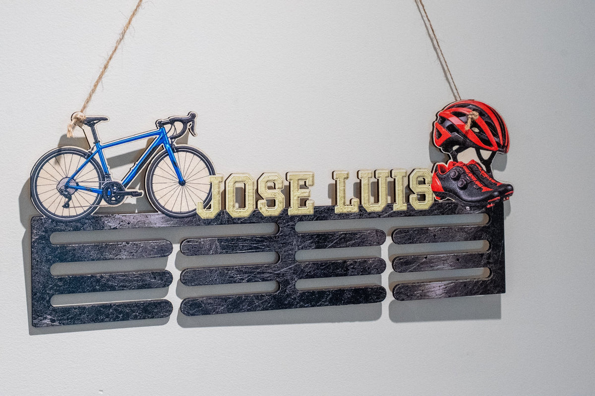 Porte médailles personnalisé en bois en couleur