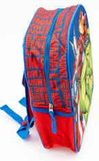 Lateral de mochila infantil con estampado rojo del logo de Marvel y bolsillo de malla.