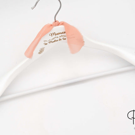 percha_personalizada_de_boda_hombros_anchos