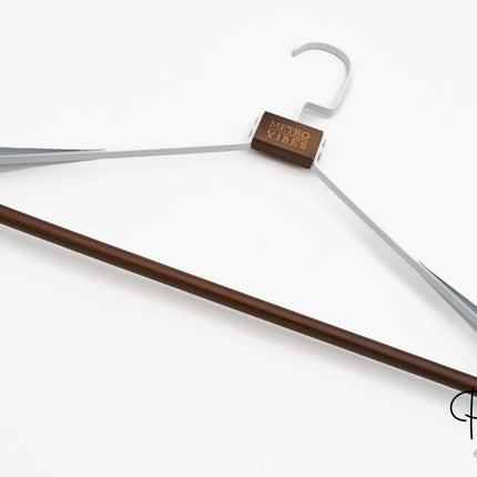 perchas_de_metal_y_madera