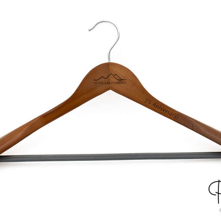 perchas_hombro_ancho_tono_medio