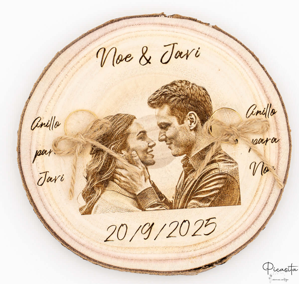 porta_alianzas_de_madera_natural_personalizado