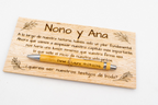 Plaque de contreplaqué gravée au laser pour Nono et Ana, avec un stylo en bambou